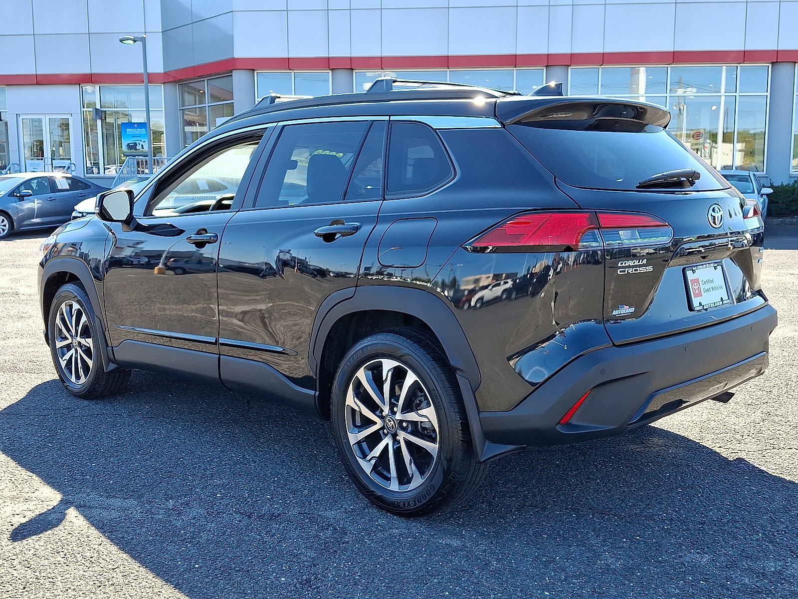 Certified 2022 Toyota Corolla Cross XLE image 5