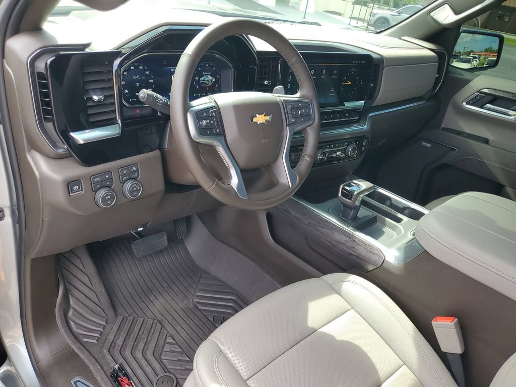 Used 2026 Chevrolet Silverado 1500 LTZ AWD/4WD image 6