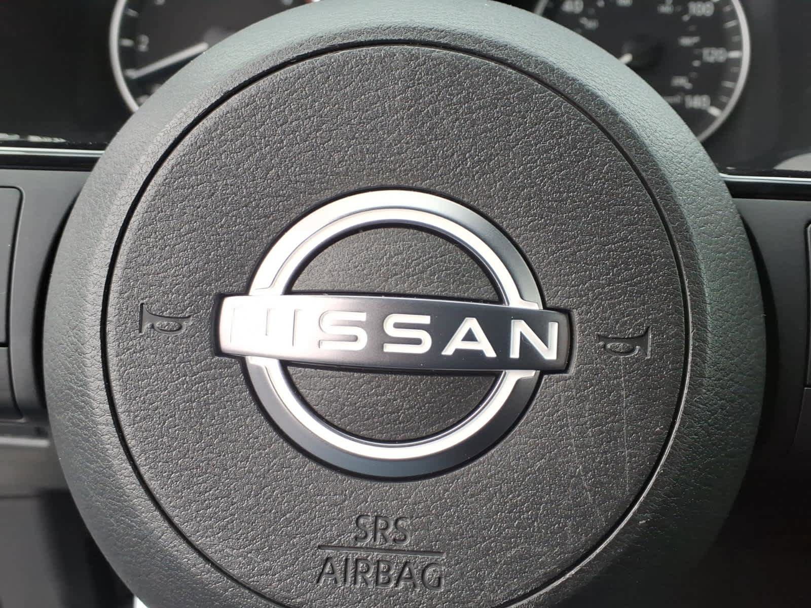 Used 2023 Nissan Rogue SV image 10