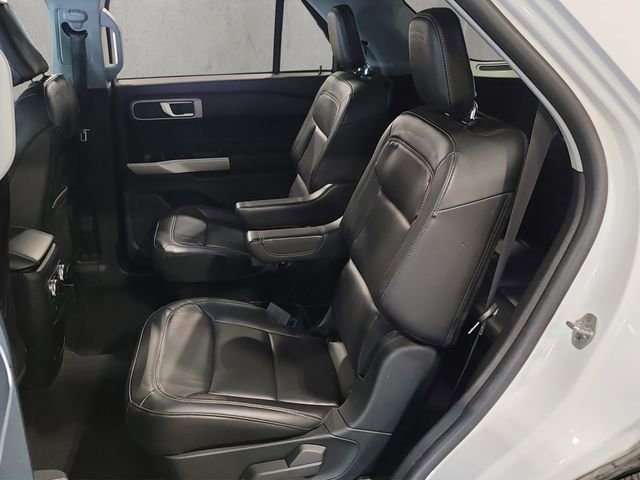 Used 2021 Ford Explorer XLT w/ Equipment Group 202A image 17