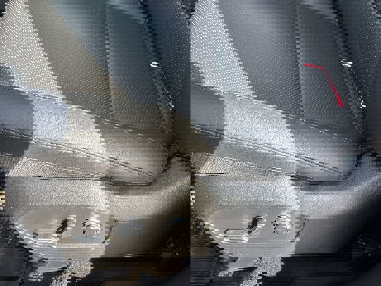 Certified 2025 Hyundai Santa Fe SEL image 13