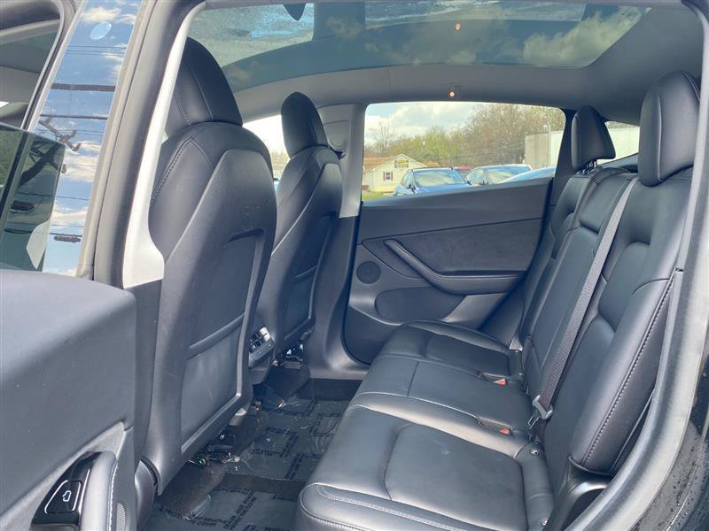 Used 2025 Tesla Model Y Long Range RWD image 12