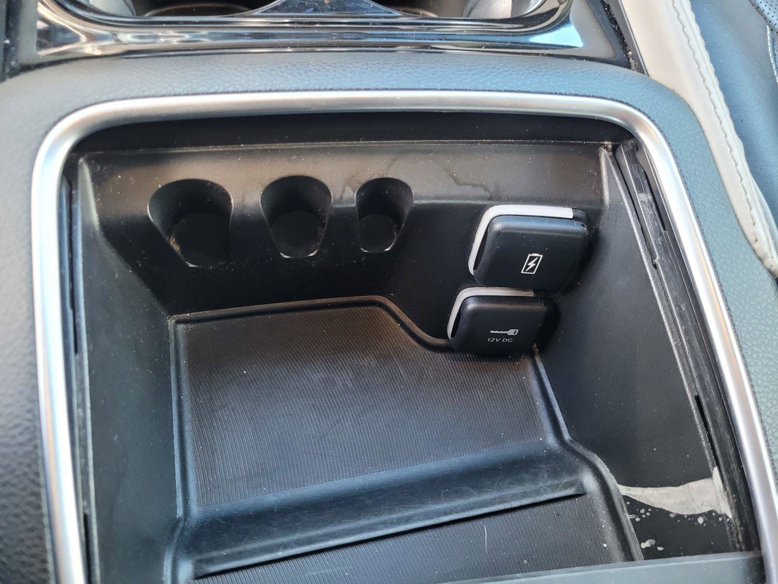 Used 2023 Chrysler Pacifica Limited image 27