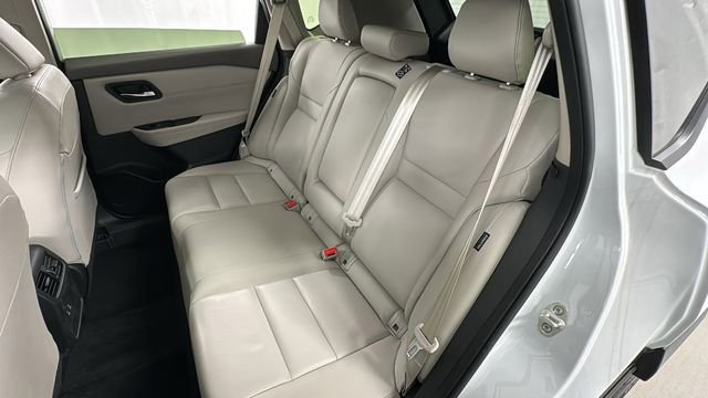 Certified 2025 Nissan Rogue SL image 12
