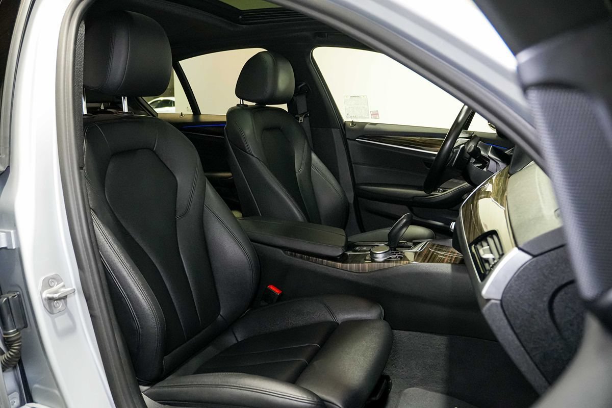Used 2020 BMW 530e xDrive AWD/4WD image 21