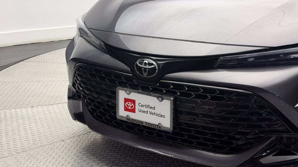 Certified 2025 Toyota Corolla SE FWD image 2