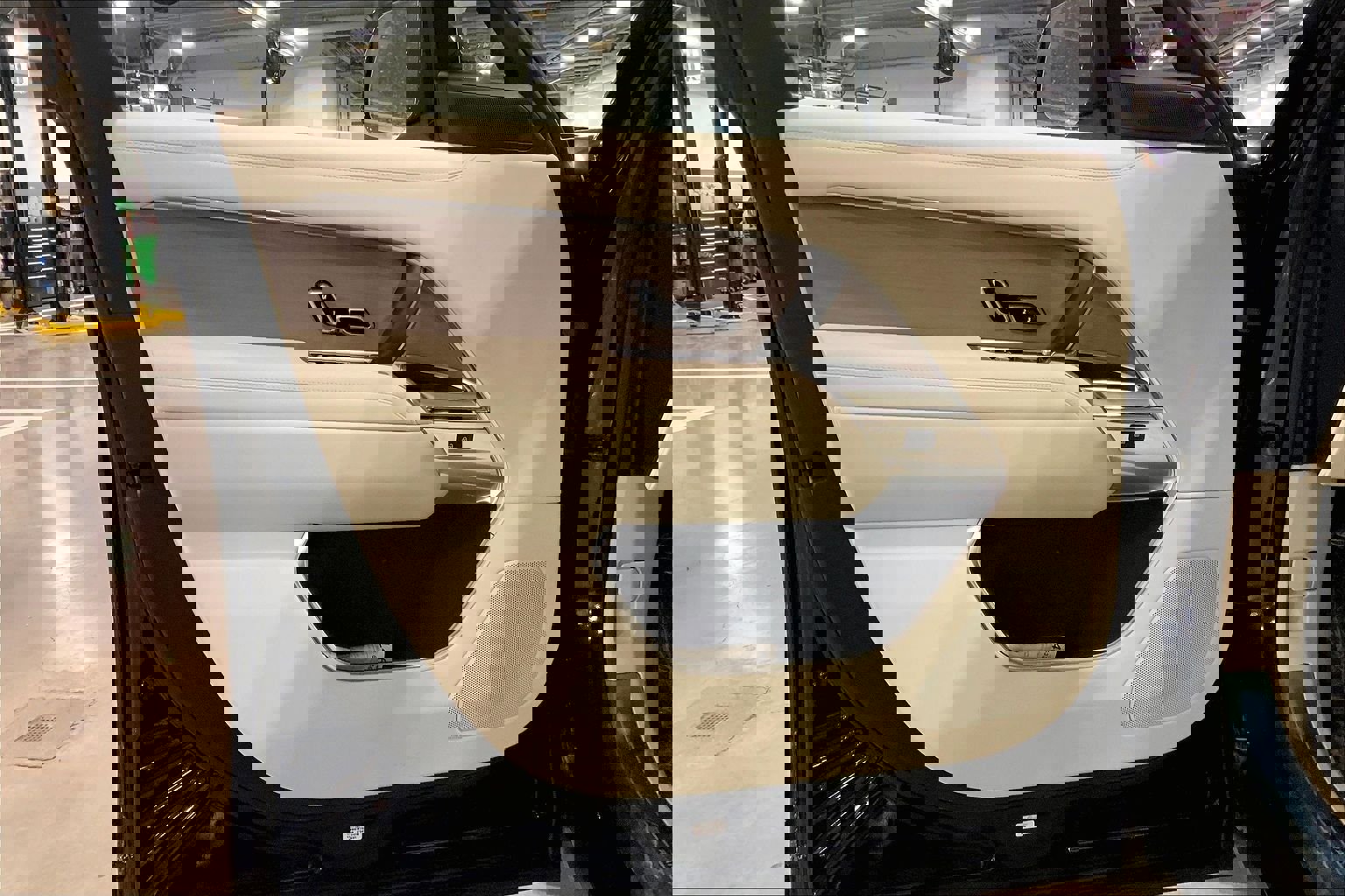 New 2026 Land Rover Range Rover SE image 10