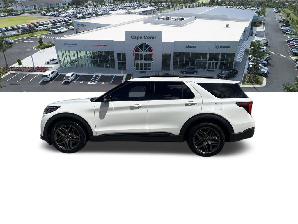 Used 2025 Ford Explorer ST AWD/4WD image 8