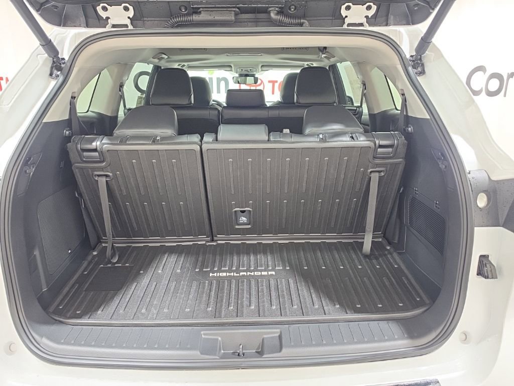 Used 2026 Toyota Highlander Limited image 22