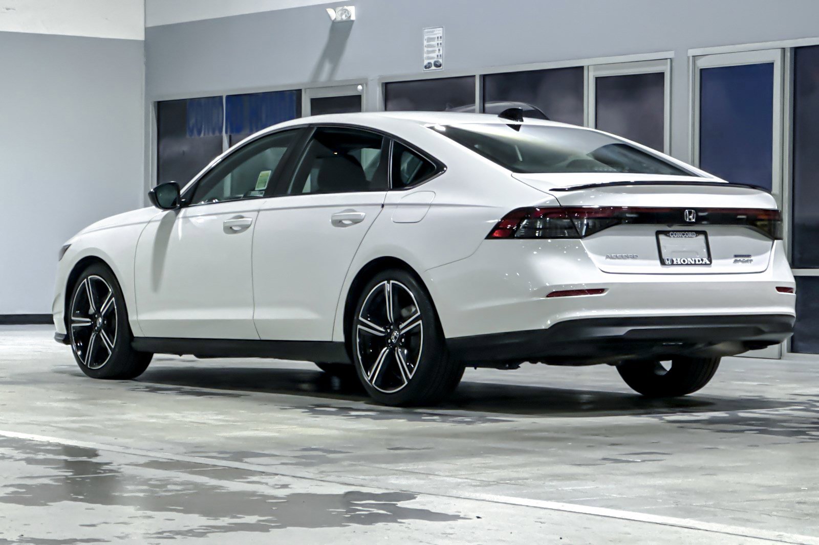 Used 2023 Honda Accord Sport image 3