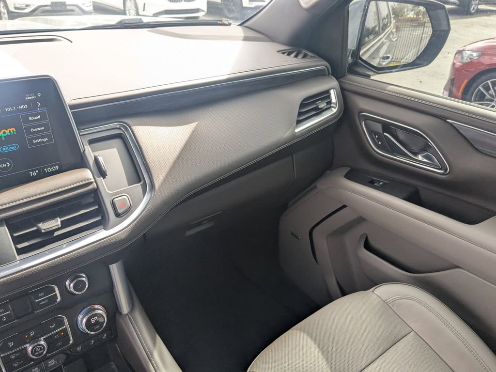 Used 2021 GMC Yukon SLT w/ Rear Media and Nav Package image 4