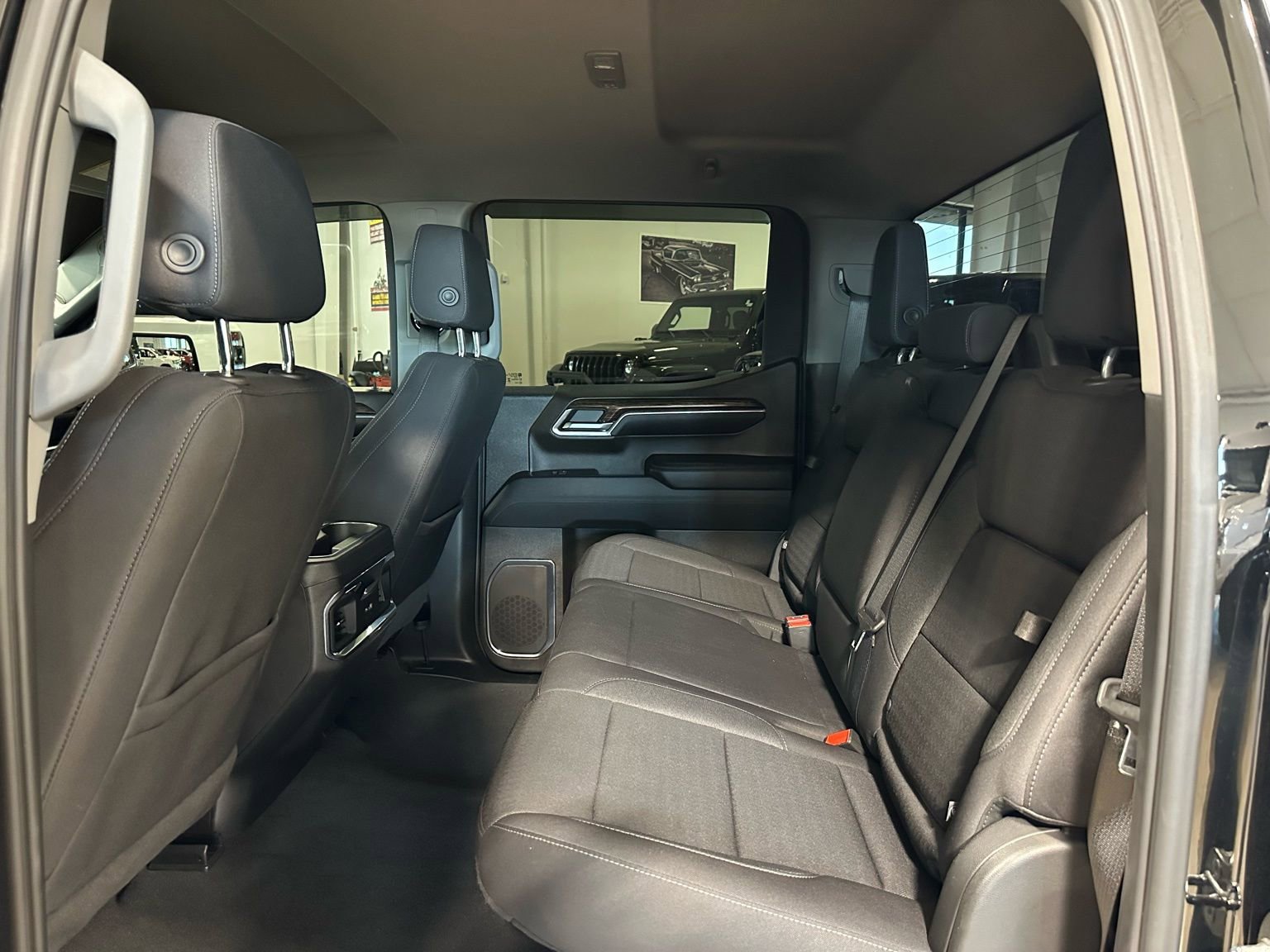 Used 2024 GMC Sierra 1500 Elevation image 32