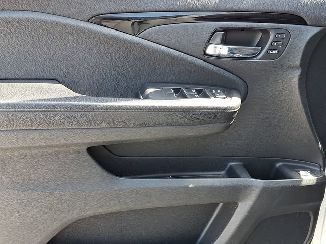 Used 2019 Honda Pilot Touring image 16
