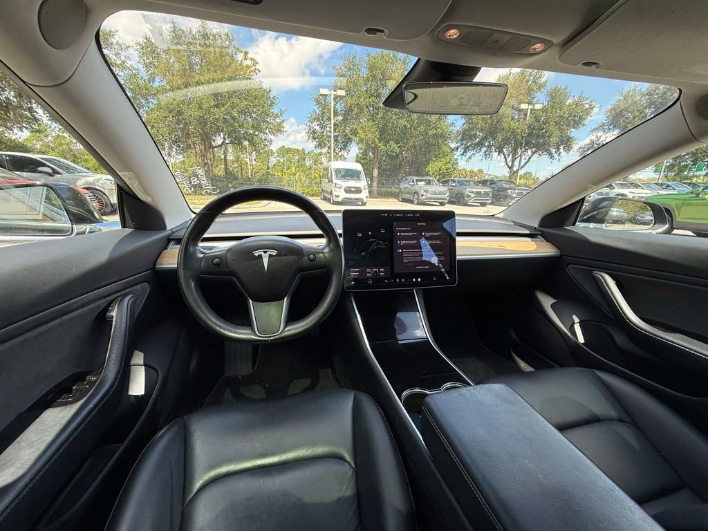 Used 2018 Tesla Model 3 Long Range RWD image 19