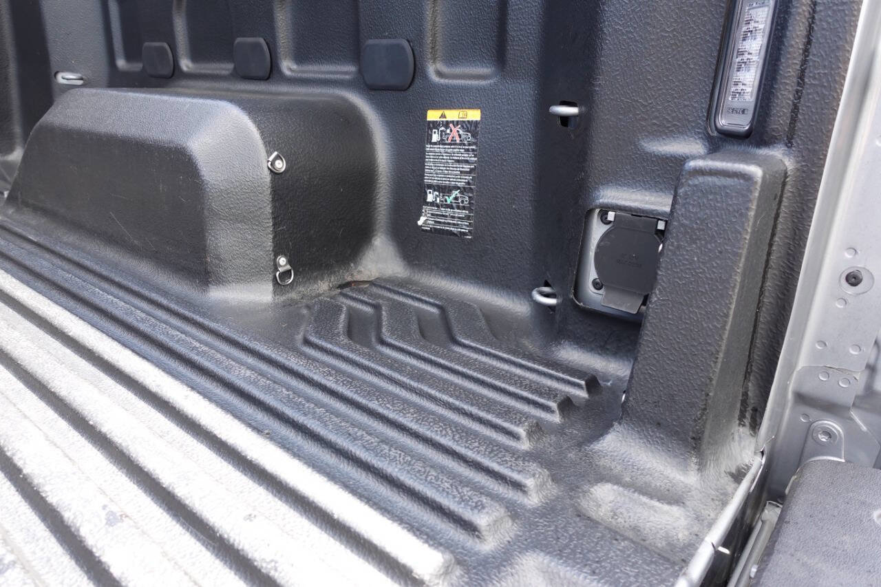 Used 2023 Chevrolet Silverado 1500 LT AWD/4WD image 25