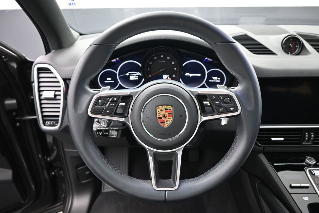Used 2023 Porsche Cayenne AWD/4WD image 25