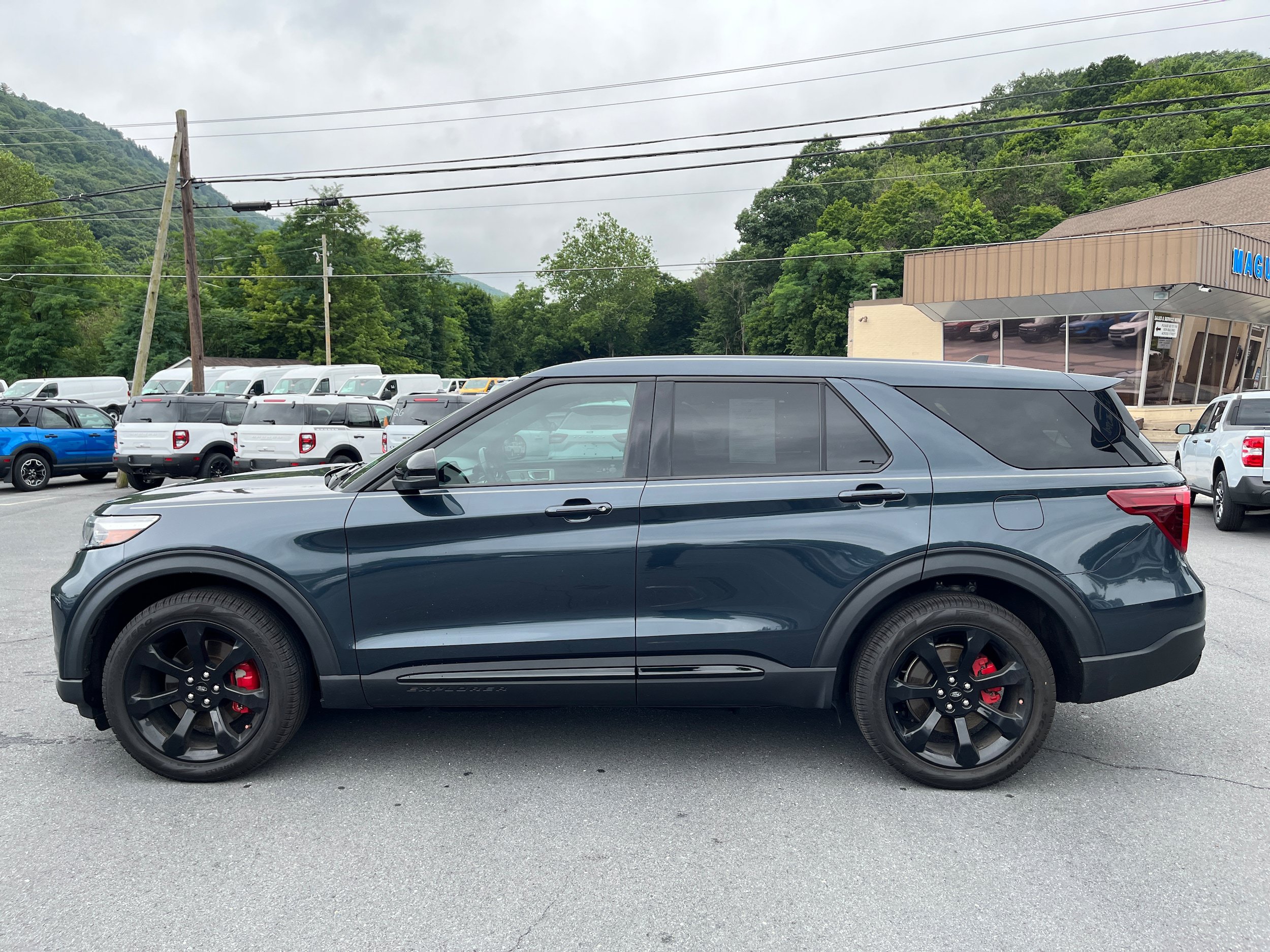 Certified 2022 Ford Explorer ST w/ Equipment Group 401A AWD/4WD image 7