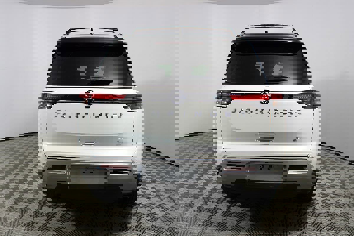 Used 2023 Nissan Pathfinder SL image 39