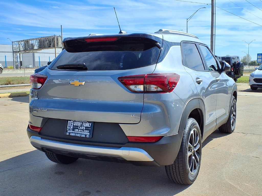 Used 2025 Chevrolet TrailBlazer LT AWD/4WD image 16