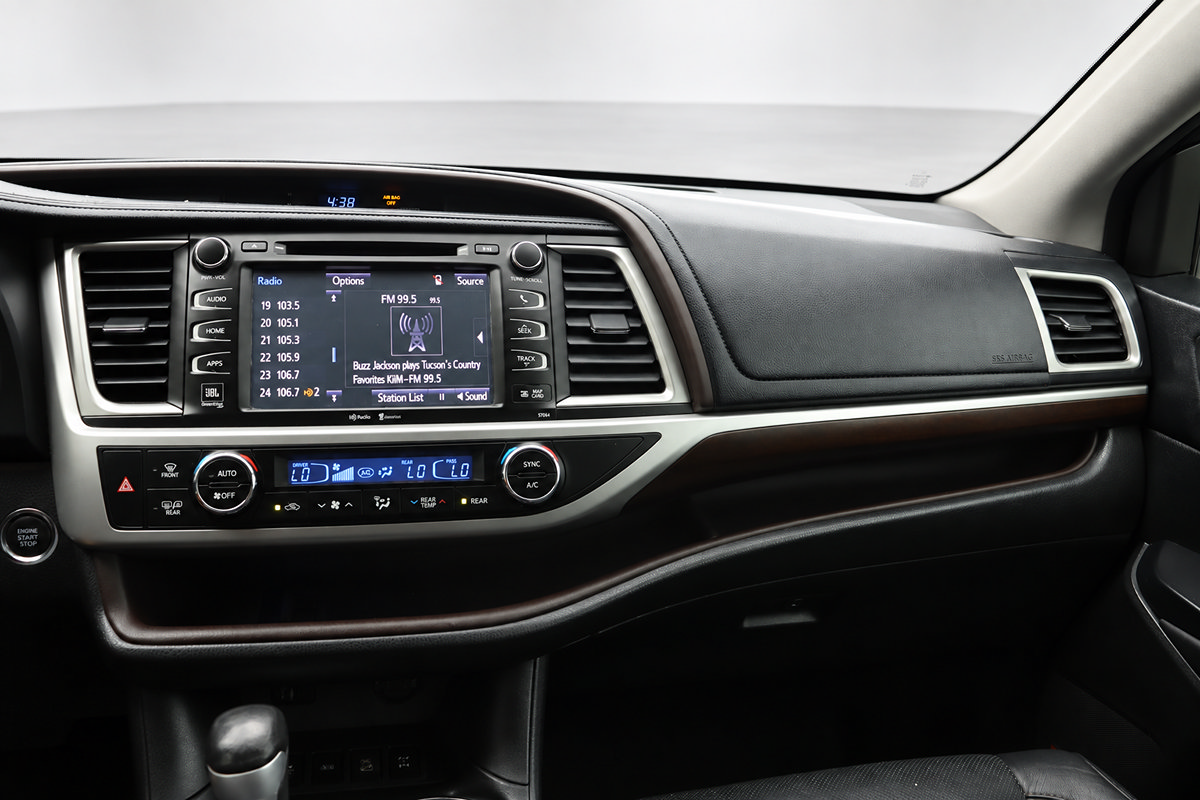 Used 2014 Toyota Highlander Limited AWD/4WD image 34