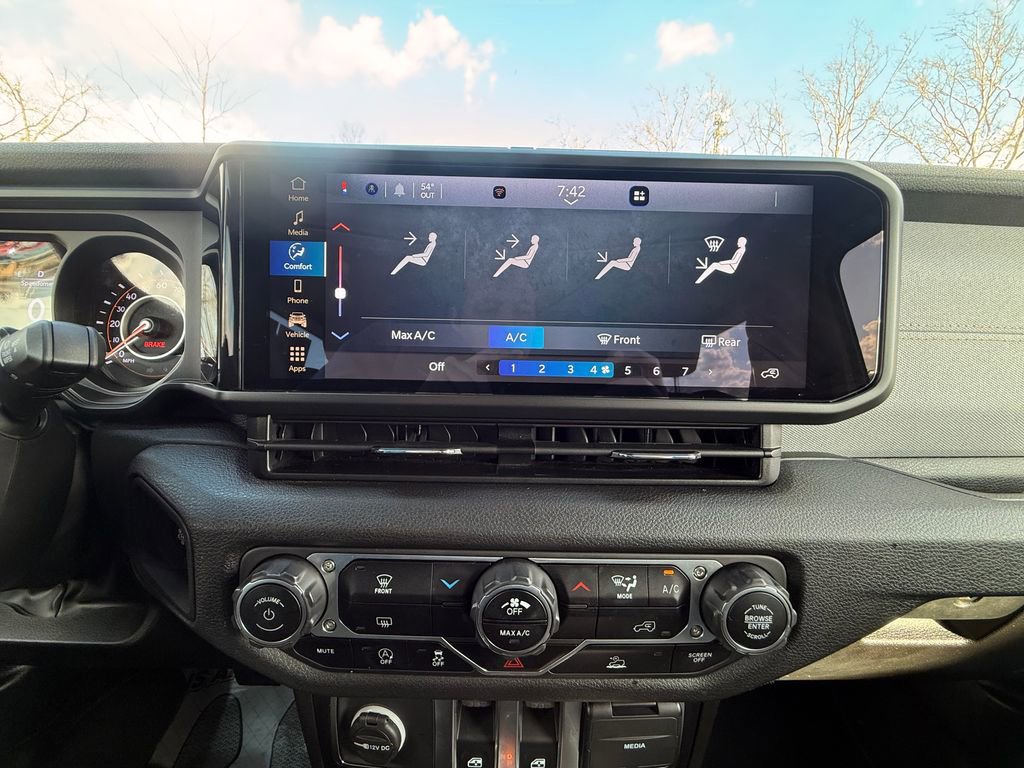 Used 2024 Jeep Wrangler Sport S image 23