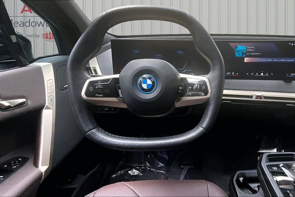 Used 2025 BMW iX xDrive50 w/ Convenience Package AWD/4WD image 8