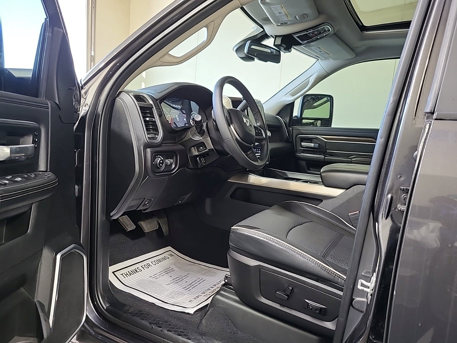 Used 2023 RAM 2500 Laramie AWD/4WD image 6