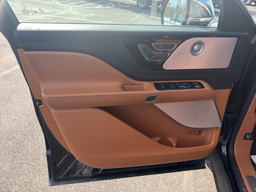 Used 2021 Lincoln Aviator Black Label w/ Dynamic Handling Package image 14