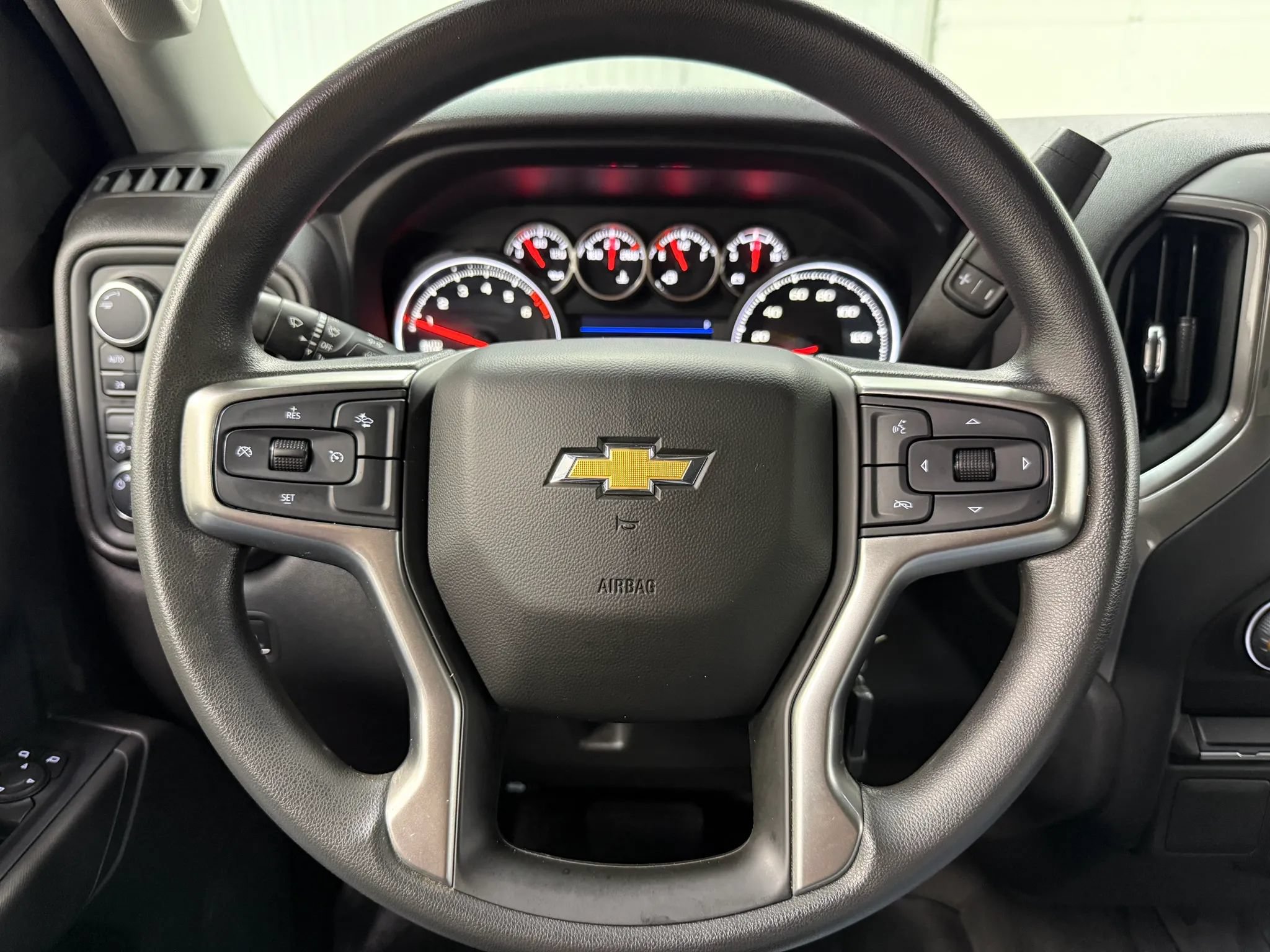 Used 2022 Chevrolet Silverado 1500 Custom w/ Safety Confidence Package AWD/4WD image 19