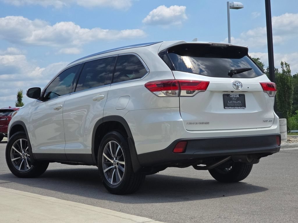 Used 2019 Toyota Highlander XLE AWD/4WD image 24