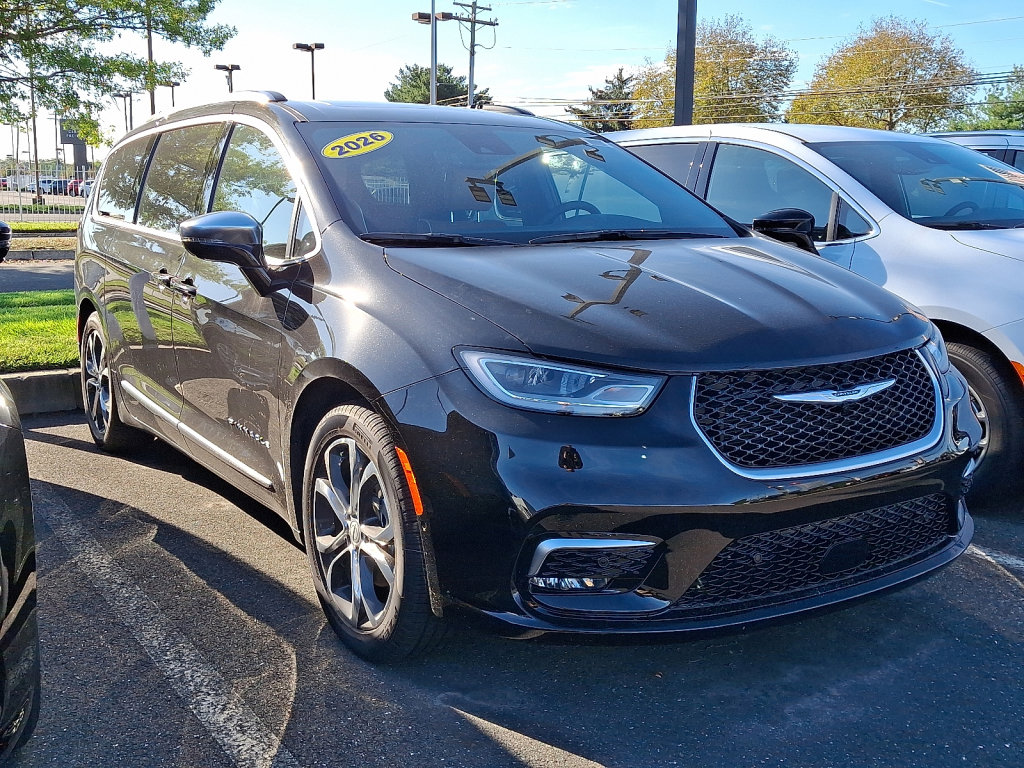 New 2026 Chrysler Pacifica Pinnacle image 3