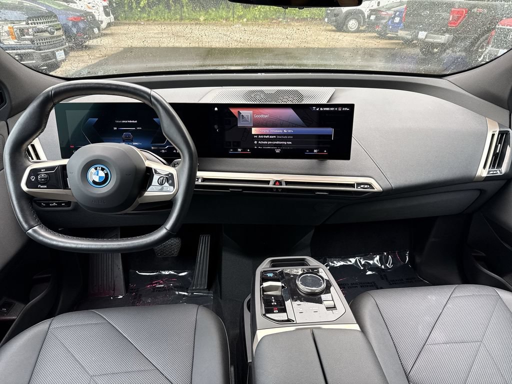 Used 2023 BMW iX xDrive50 AWD/4WD image 27
