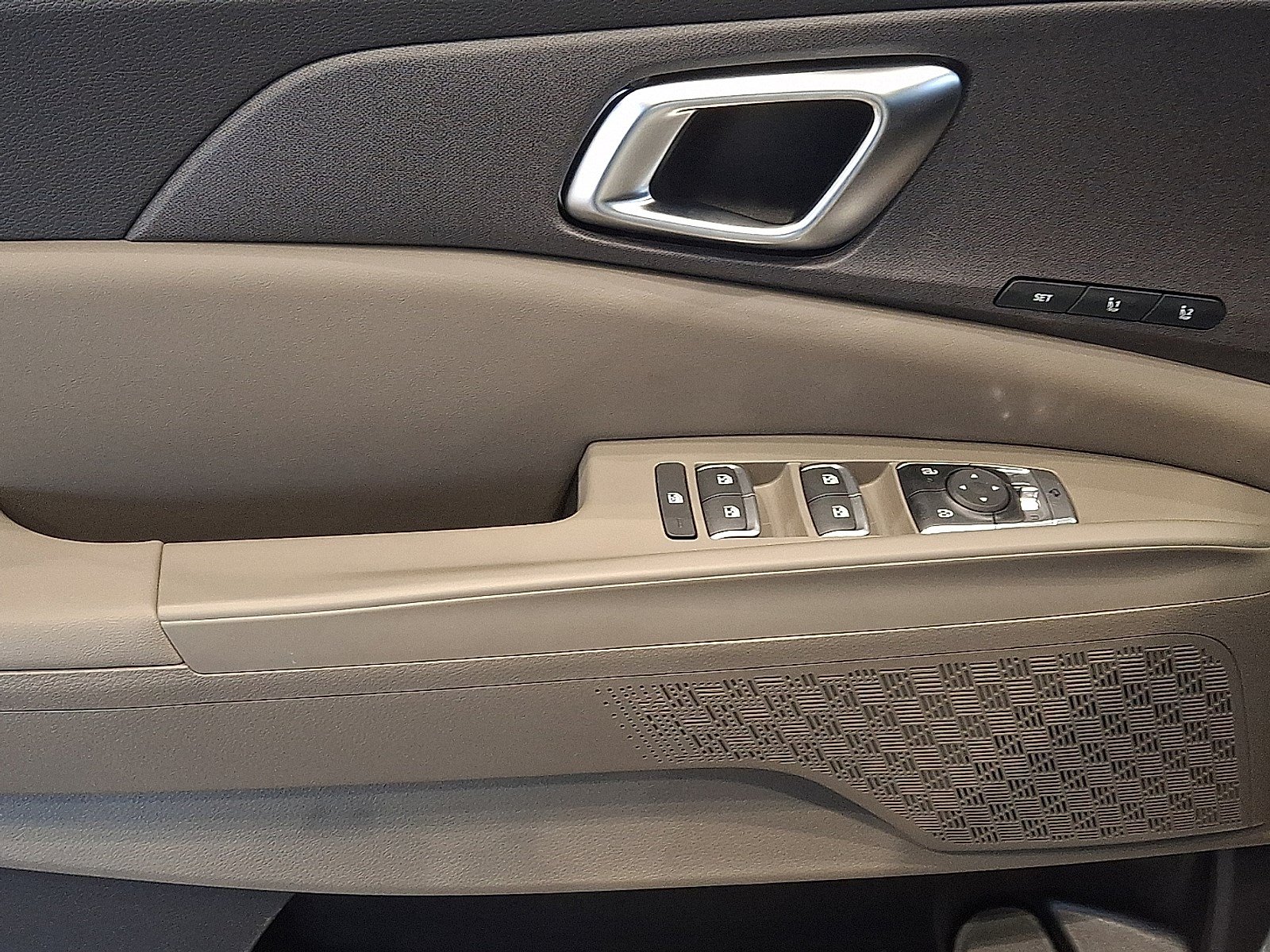 New 2026 Kia Carnival EX FWD image 10