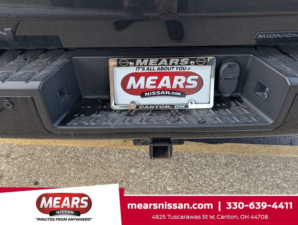 Used 2019 Nissan Titan SL w/ Midnight Edition image 9