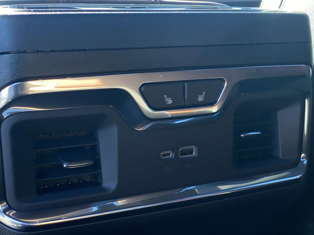 New 2026 GMC Sierra 2500 Denali Ultimate w/ LPO, Black Badging Package image 37