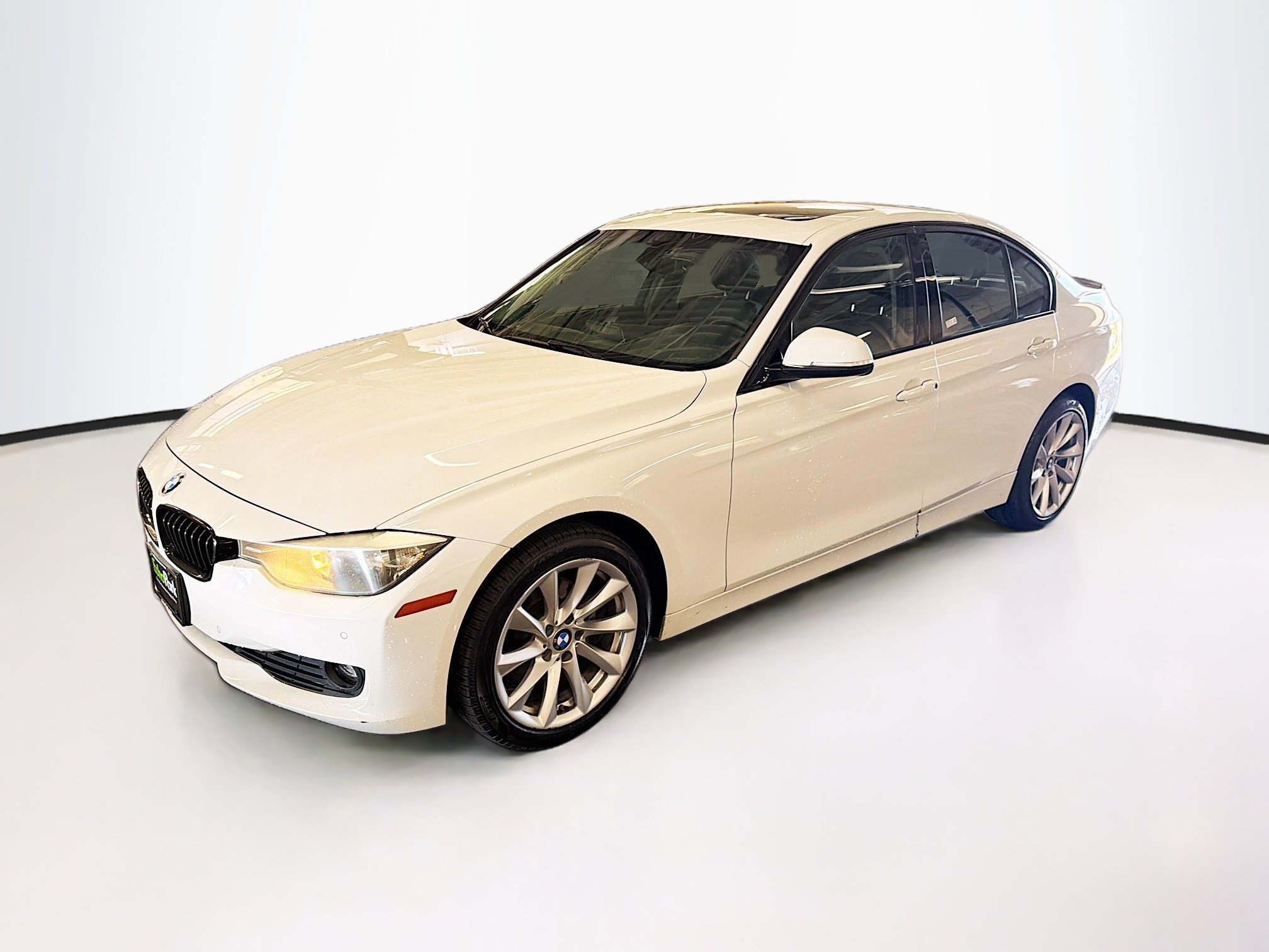 Used 2015 BMW 320i xDrive Sedan AWD/4WD image 3