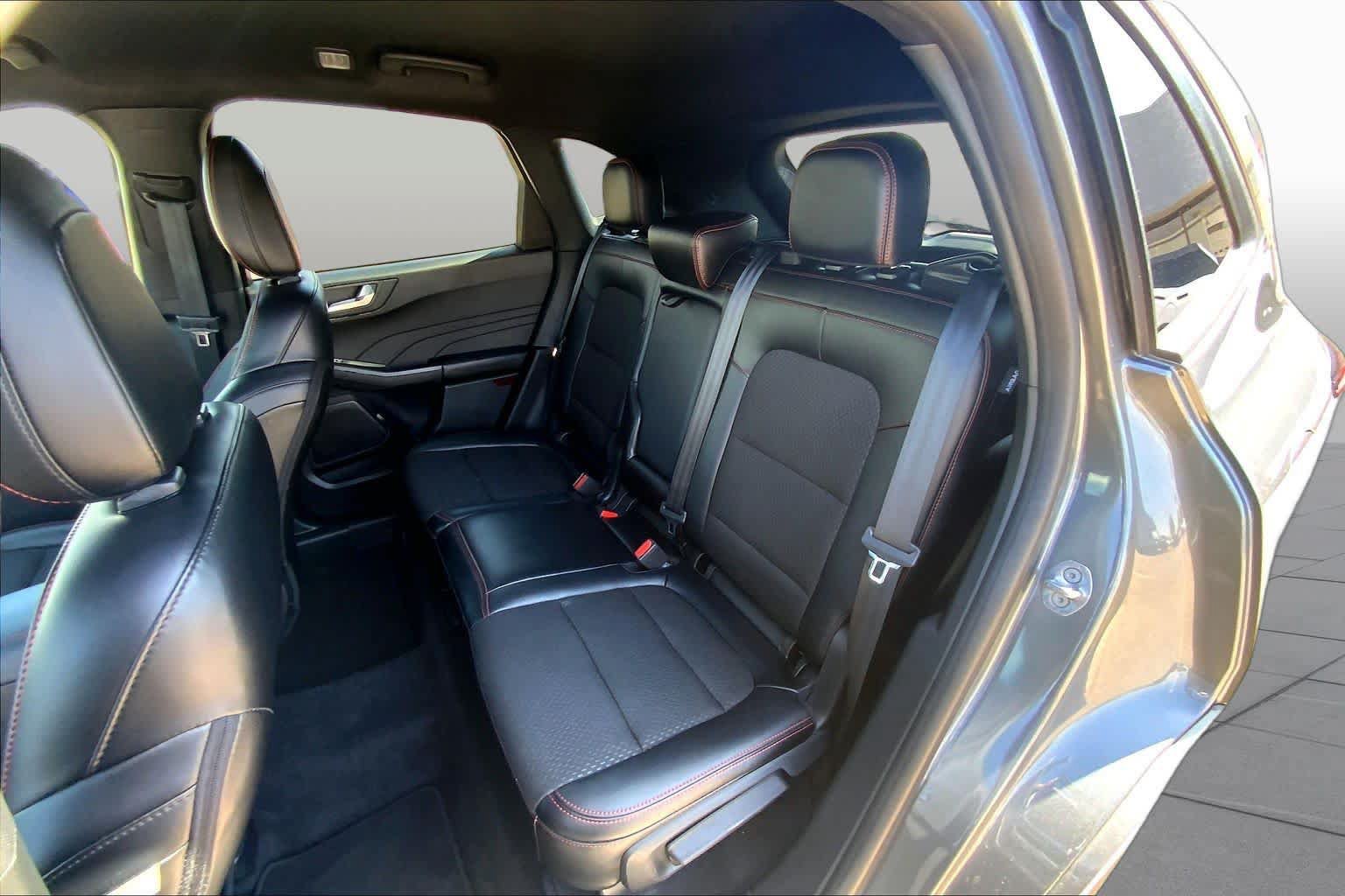 Certified 2024 Ford Escape ST-Line AWD/4WD image 21