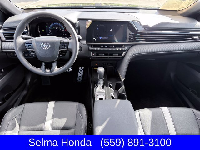 Used 2025 Toyota Camry SE FWD image 8