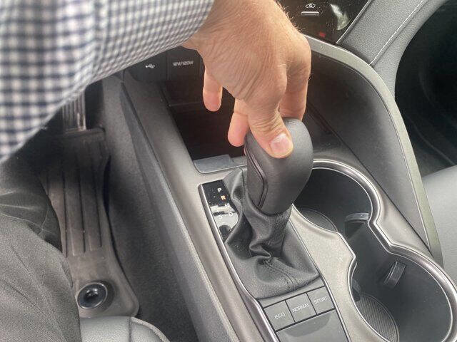 Used 2023 Toyota Camry SE image 28