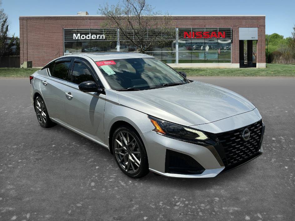 Certified 2023 Nissan Altima 2.0 SR FWD image 5