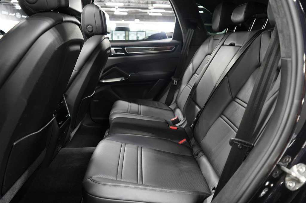 Used 2021 Porsche Cayenne Turbo S AWD/4WD image 24
