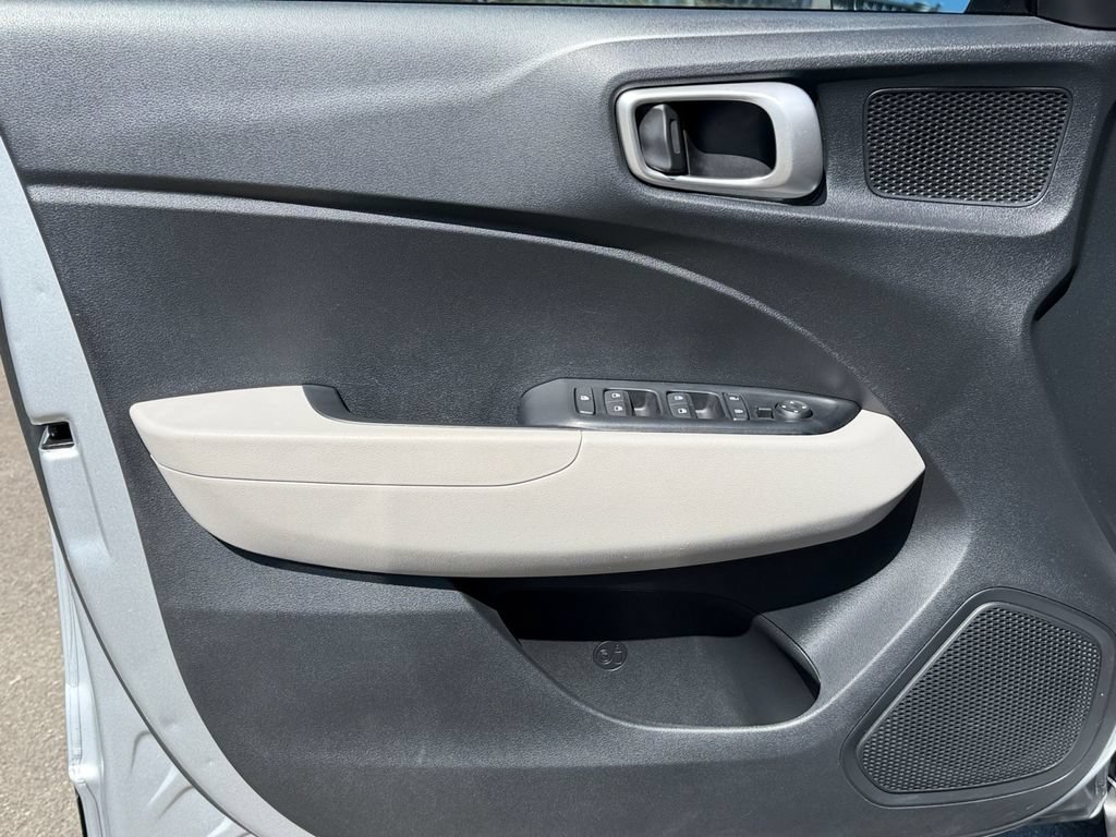 Used 2021 Hyundai Venue SEL w/ Premium Package FWD image 21