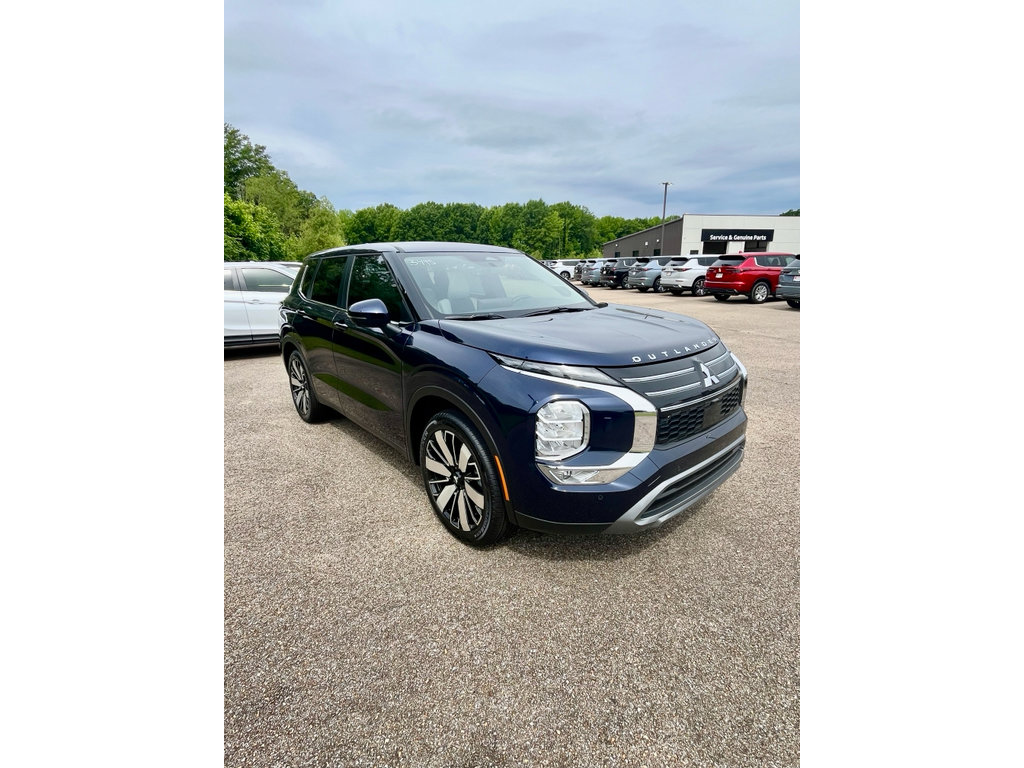 New 2026 Mitsubishi Outlander SE AWD/4WD image 3
