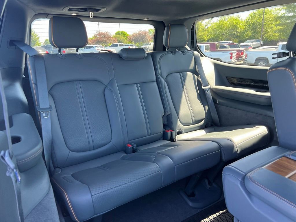 Used 2022 Jeep Grand Wagoneer Series II w/ Convenience Group III AWD/4WD image 12