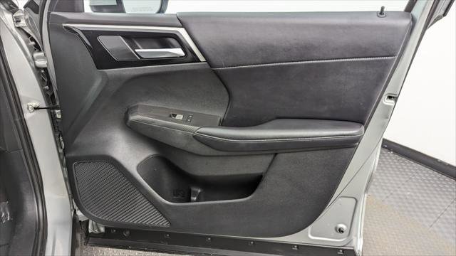 Used 2024 Mitsubishi Outlander SE image 23