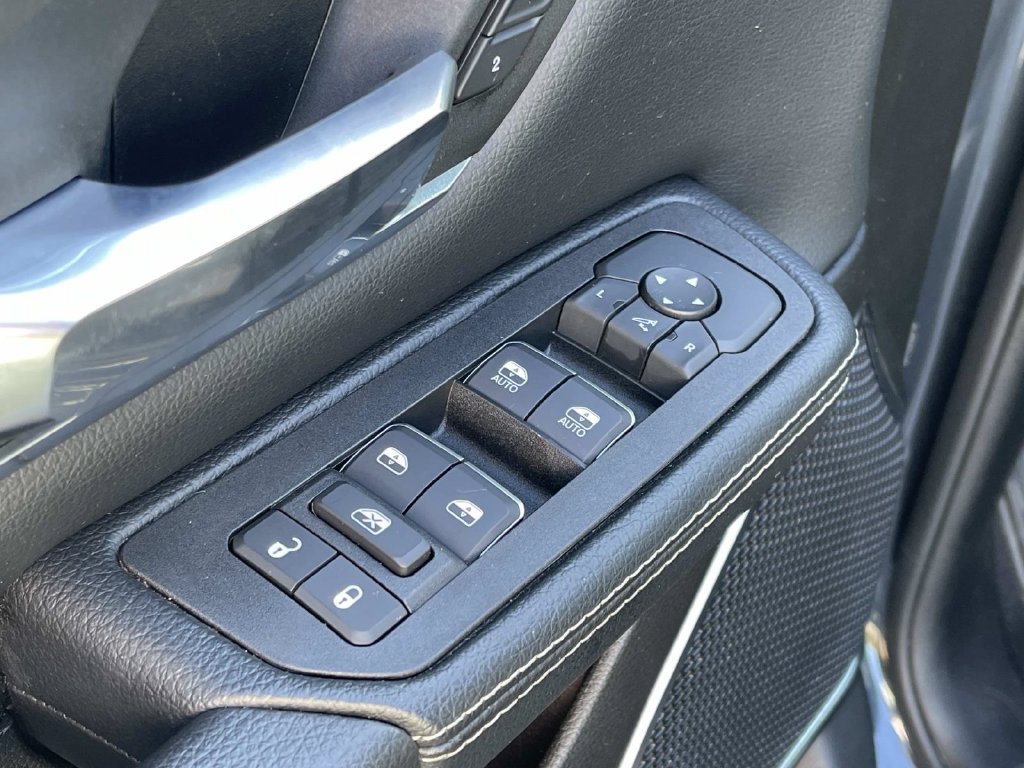 Used 2026 RAM 1500 Laramie AWD/4WD image 28