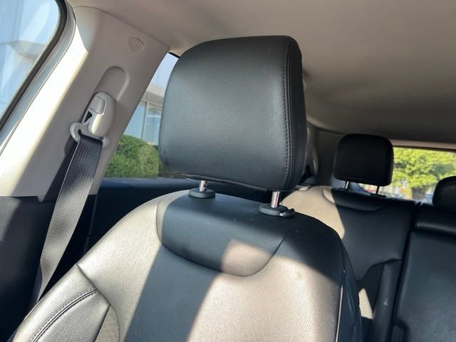Used 2022 Jeep Compass Latitude FWD image 19