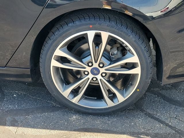 Used 2020 Ford Fusion Titanium FWD image 5