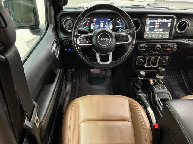 Used 2022 Jeep Wrangler Unlimited Sahara w/ Cold Weather Group AWD/4WD image 13