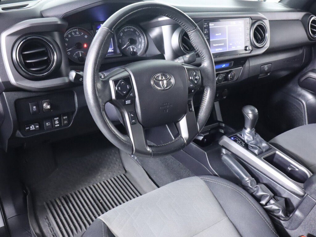 Used 2021 Toyota Tacoma TRD Off-Road image 9